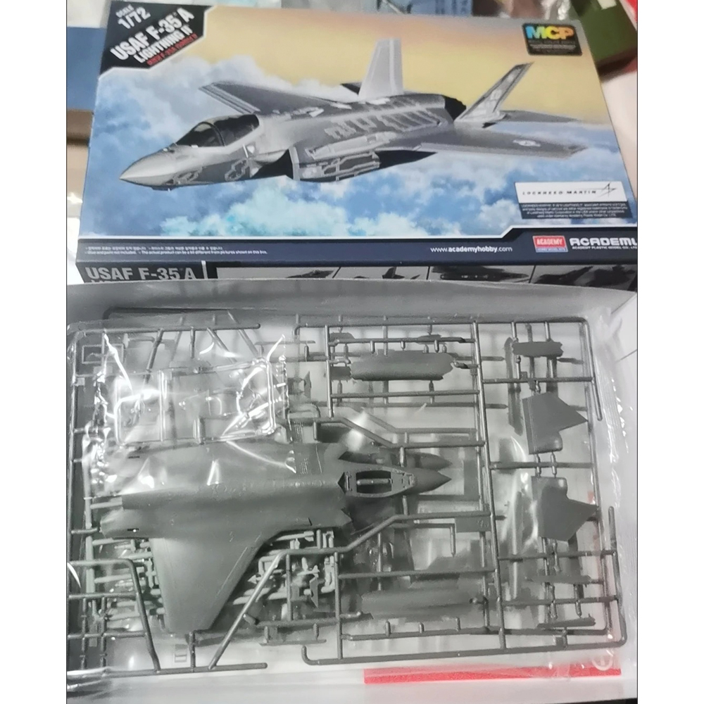 Academy 12507 1/72 Scale  USAF - Model Kit Hobby avaliação e preço