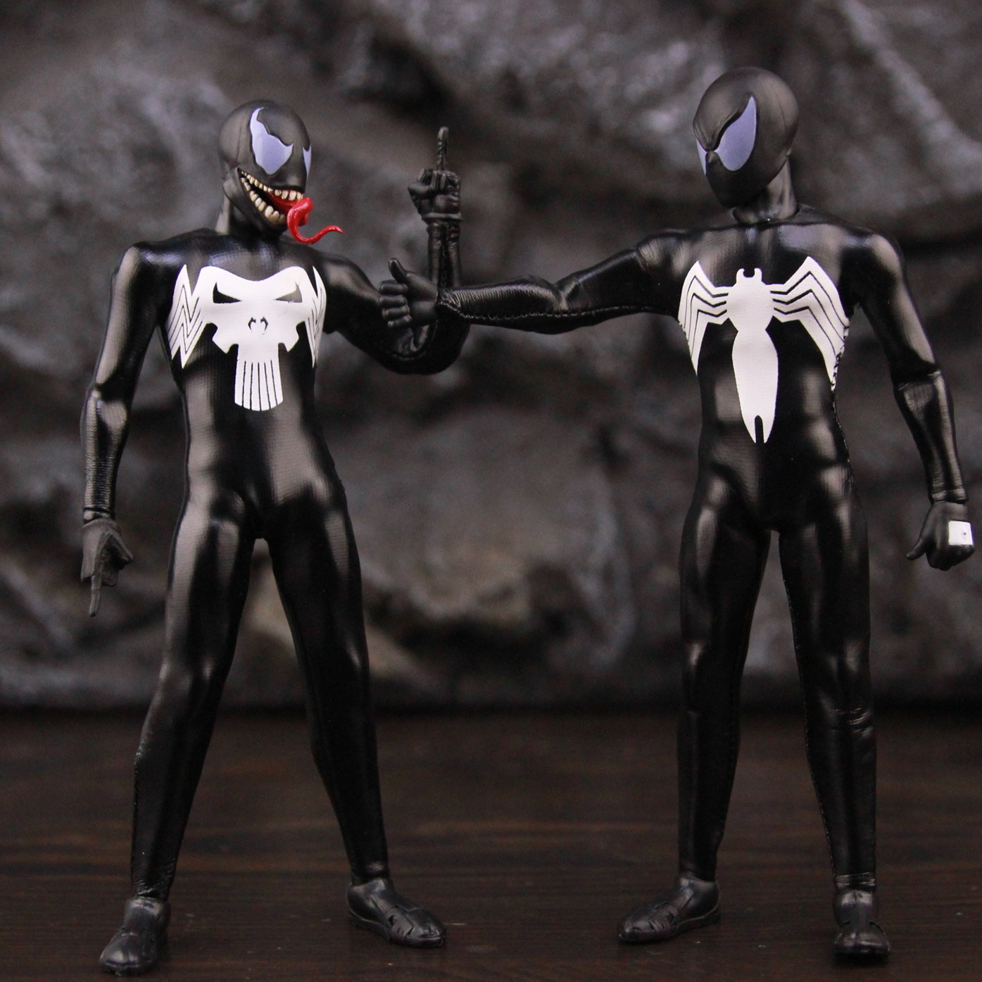 Marvel Spider Man Venomized Ve - Model Kit Batman avaliação e preço