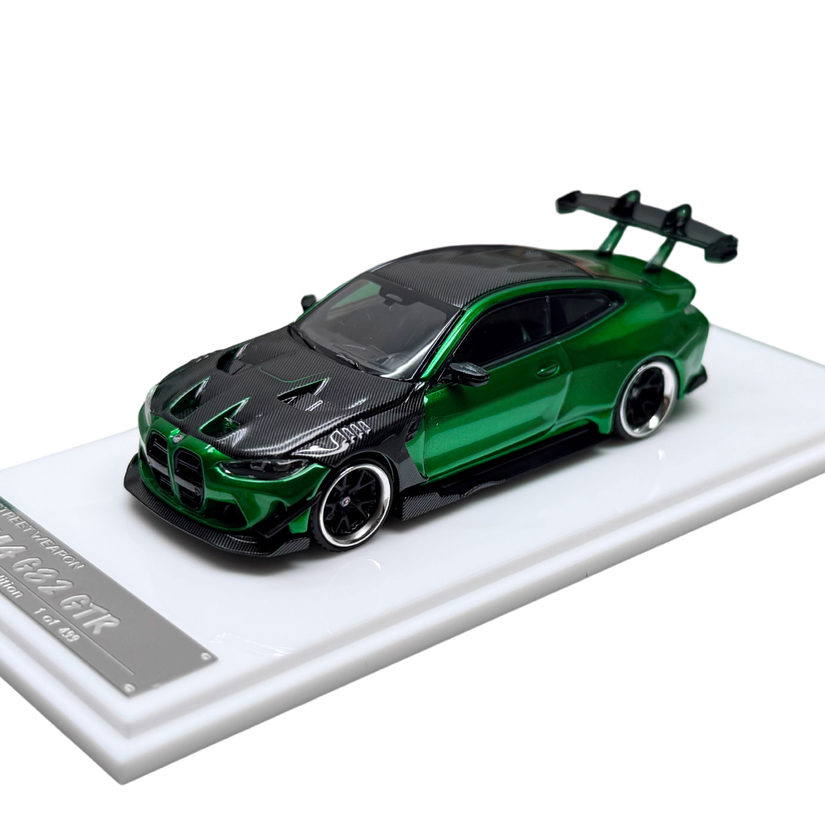 In Stock SW 1:64 G82 M4 GTR Co - Model Kit Competition avaliação e preço